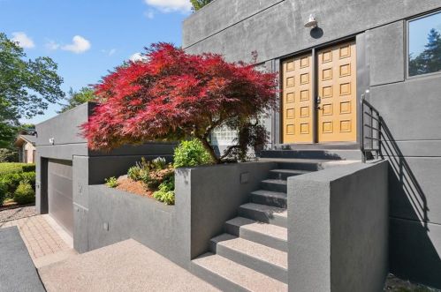 32 Winfield Rd, Providence, RI 02919-5050