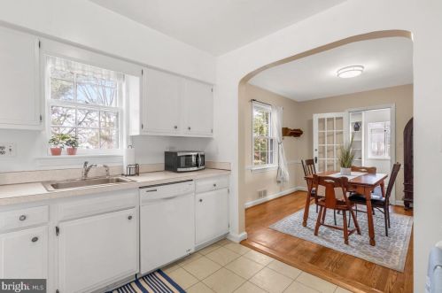 1626 Oakview Dr, Silver Spring MD 20903-2243 exterior