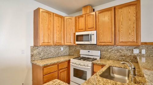 10571 Lakeside Dr, Garden Grove, CA 92840-5069