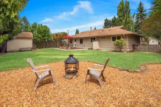 3917 22nd Pl, Seattle, WA 98056-2465
