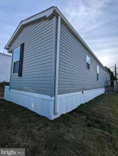 24 Arrow Rd, Harrisburg, PA 17109-2403
