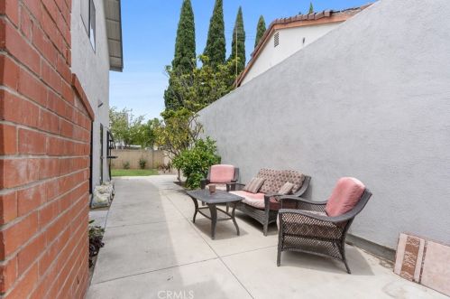 1333 Amberwick Ln, Anaheim CA  92804-5425 exterior