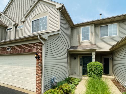 3315 Blue Ridge Dr, Carpentersville, IL 60110-3604