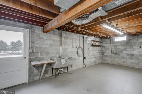 210 Rosedale Ave, Lancaster PA  17603-5708 exterior