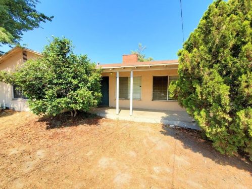 11821 Pipeline Ave, Chino, CA 91710-1537
