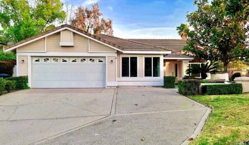 1068 Sunlight Cir, Riverside, CA 92506-4918