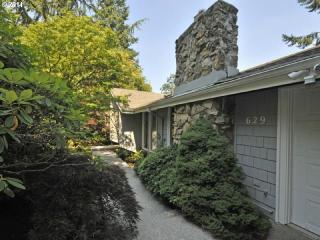 629 Startouch Dr, Eugene, OR 97405-4921