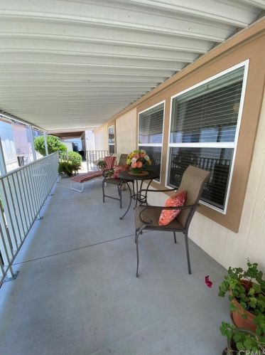 5200 Irvine Blvd, Irvine CA  92620-2013 exterior