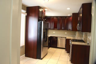 1304 Willow Ave, Green Oaks IL  60048-1714 exterior