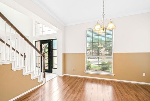 1905 Kerr Ct, Carrollton TX 75010-3208 exterior