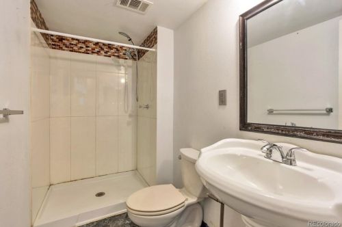 2269 Oswego Way, Aurora CO 80014-1151 exterior