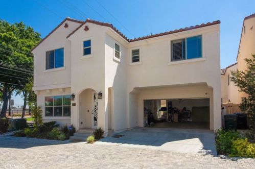 6512 Alondra Blvd, Paramount, CA 90723-3727