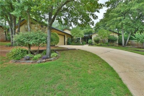 1805 Singingwood Rd, Edmond, OK 73013-6689