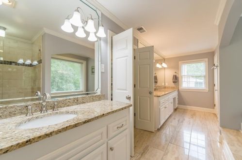 1565 Lazy River Ln, Atlanta GA  30350-3521 exterior