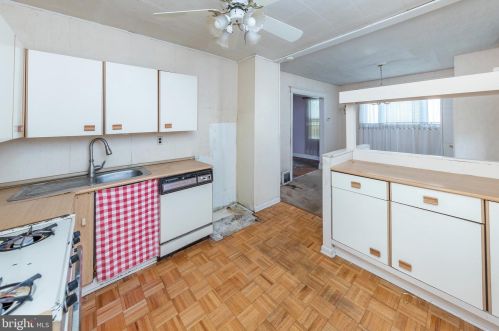 245 Davis Ave, Camden NJ 08106-1115 exterior