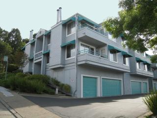 2 Ash Ave, San Rafael, CA 94904-1581