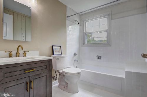 3301 Beret Ln, Silver Spring MD 20906-3028 exterior