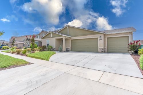 395 Castellana St, Los Banos, CA 93635