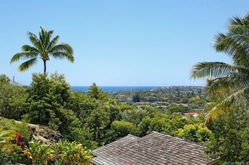 1515 Kalaniwai Pl, Honolulu, HI 96821-1211
