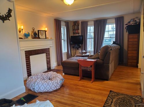 17 Chamberlain St, Augusta, ME 04330-6433