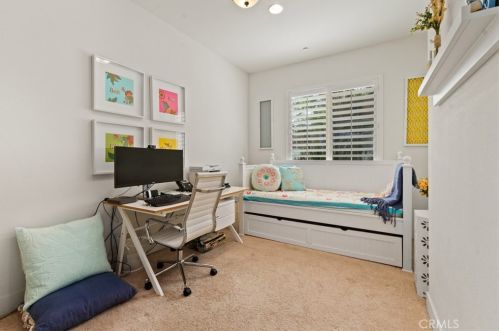 29 Soho, Irvine CA  92612-1083 exterior