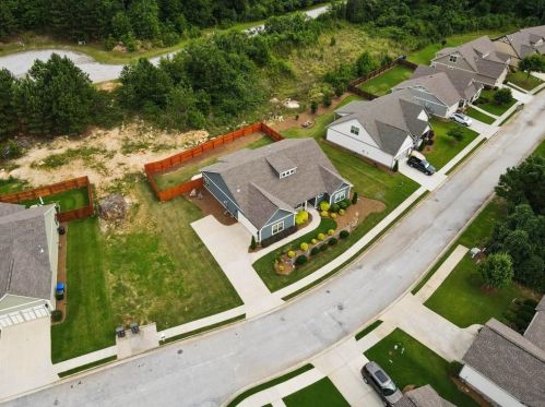 1566 Renaissance Dr, Conyers GA  30012-8024 exterior