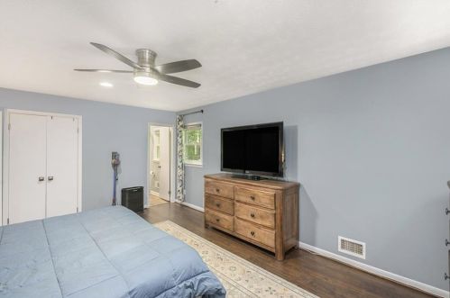 6869 Lockridge Dr, Atlanta GA  30360-1514 exterior