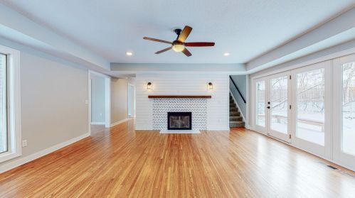 2501 Arcade St, Saint Paul, MN 55109-1922