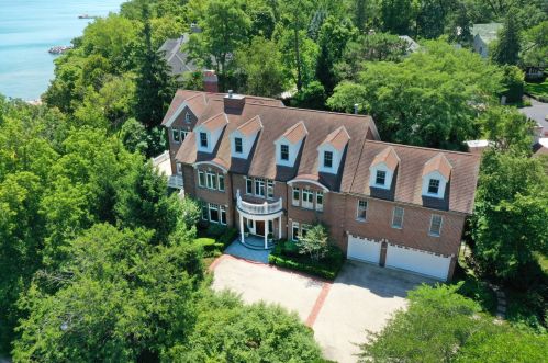 738 Tower Rd, Northfield, IL 60093-1932