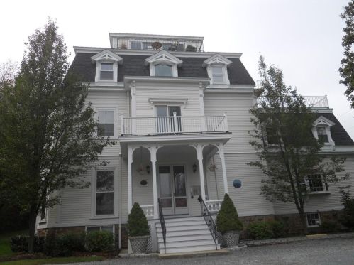 245 Eustis Ave, Middletown, RI 02840-3363
