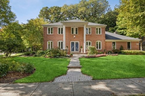 1415 Heatherton Dr, Naperville, IL 60563-2232