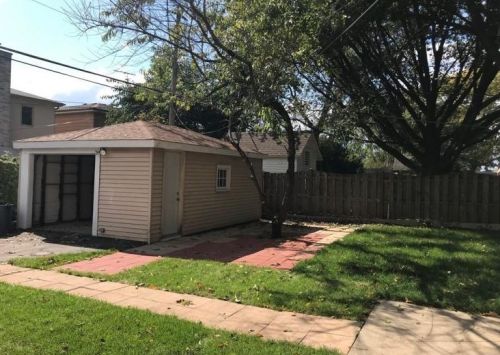 8140 Marmora Ave, Morton Grove IL  60053-3327 exterior