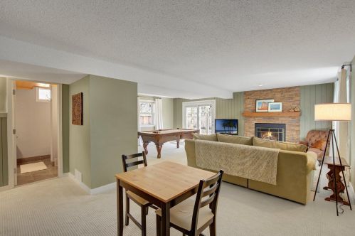 302 Cimarron Rd, Saint Paul MN  55124-9751 exterior