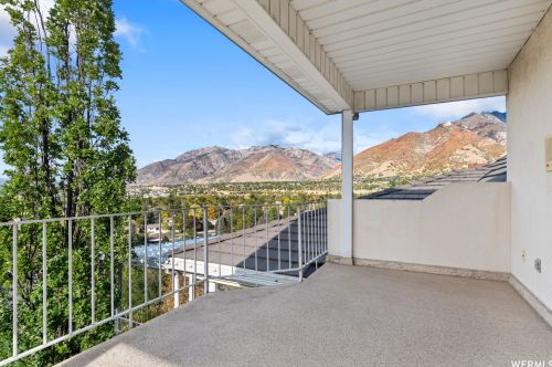 2515 Willow Hl Dr, Sandy UT 84093-1894 exterior