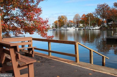 664 Dill Rd, Severna Park MD 21146-4120 exterior