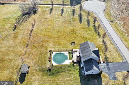 67 Tinning Ct, Hedgesville WV 25427-7367 exterior