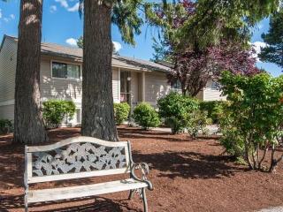 11175 Meadowbrook Dr, Portland OR  97224-3354 exterior