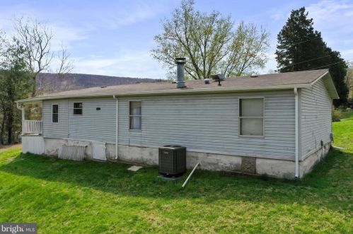 155 Engle Rd, Harpers Ferry WV 25425-4042 exterior