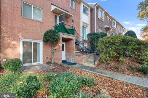 4669 Logsdon Dr, Annandale, VA 22003-3564