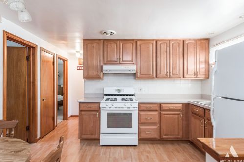5212 Newland Ave, Chicago, IL 60638-1125