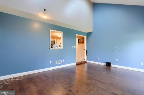 1551 Dunmore Dr, Lancaster PA  17602-1247 exterior