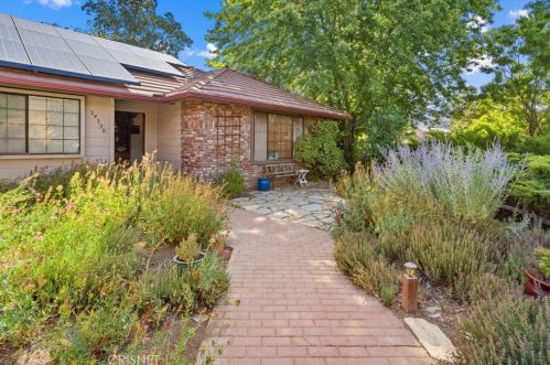 24500 Stine Ct, Tehachapi, CA 93561-9607