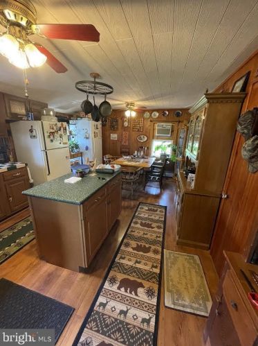 84 Juliustown Rd, Columbus, NJ 08022-1508