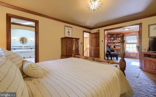 1991 Pickering Trl, Lancaster PA 17601-4972 exterior