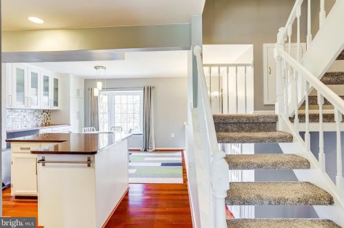 3315 Kinfolk Ct, Herndon, VA 20171-4011