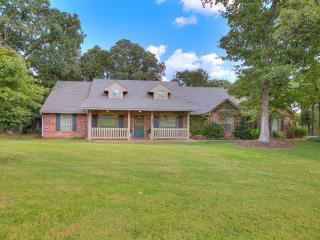 9880 Hunters Way, Edmond, OK 73034-8535