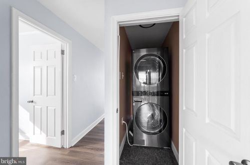 3237 Guilford St, Philadelphia PA 19152-4504 exterior