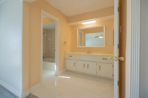 510 Mayfield Ave, Garland TX  75041-5041 exterior