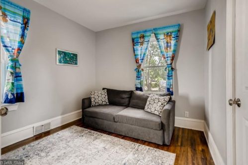 1072 Charles Ave, Saint Paul MN  55104-2617 exterior