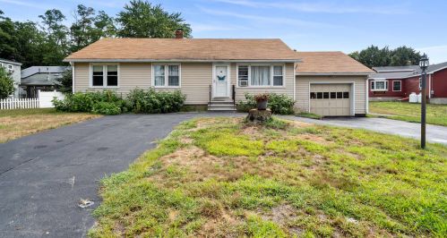 30 Dearborne Ave, Seabrook, NH 03874-4110